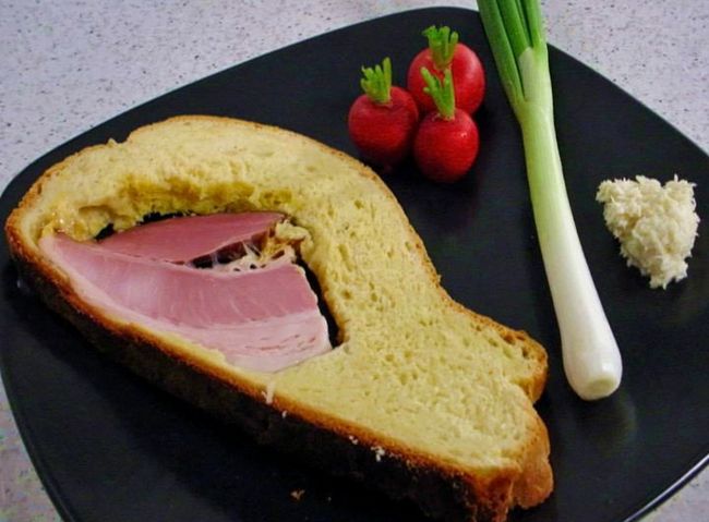 [VIDEO] Croatian Recipes – Šunka u Kruhu (Ham in Bread)