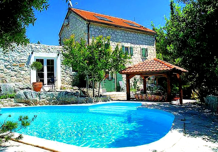 Podčempres – Stunning 19th Century Dalmatian Stone House Village Serenity