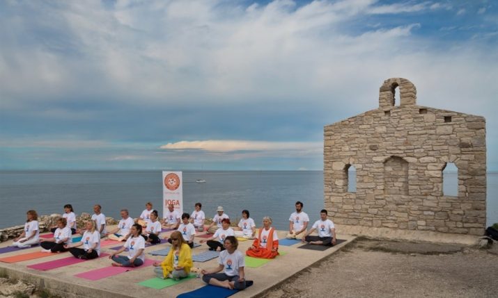 Yoga on the Beach & in Parks Free Summer Series Starts
