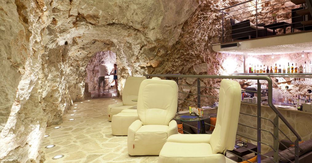 [PHOTOS] Dubrovnik’s Unique Bar in a Cave