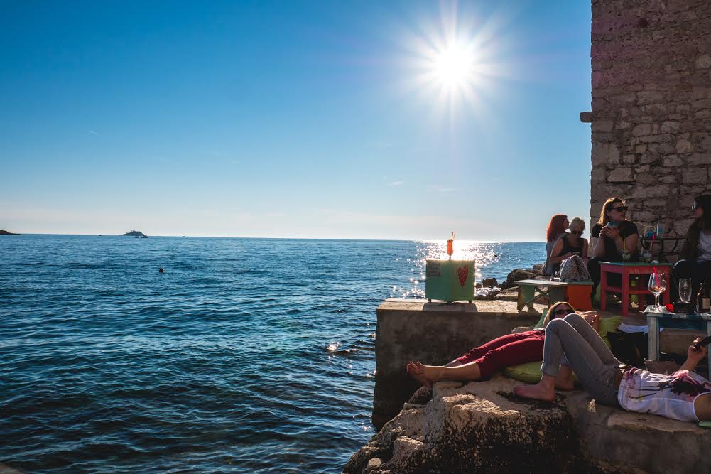 [PHOTOS] Rovinj’s Charming Mediterraneo Bar on the Rocks