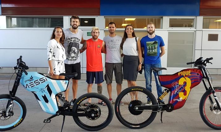 [PHOTOS] Messi, Piqué & Fàbregas Get Personalised Croatian Electric Bikes