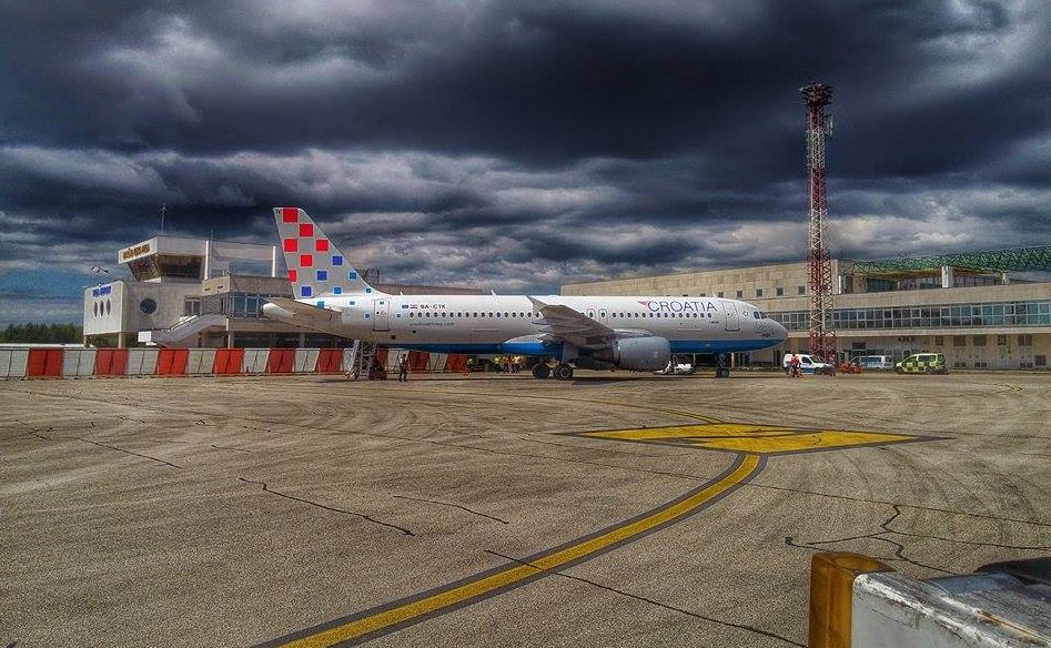 [PHOTOS] Pula Airport Closed as Runway Reconstruction Starts
