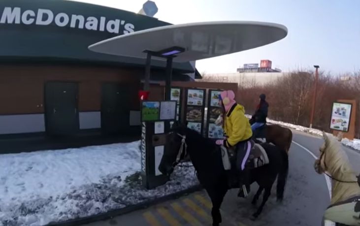 [VIDEO] McDonald’s Customers Ride Horses Through Drive-Thru in Croatia