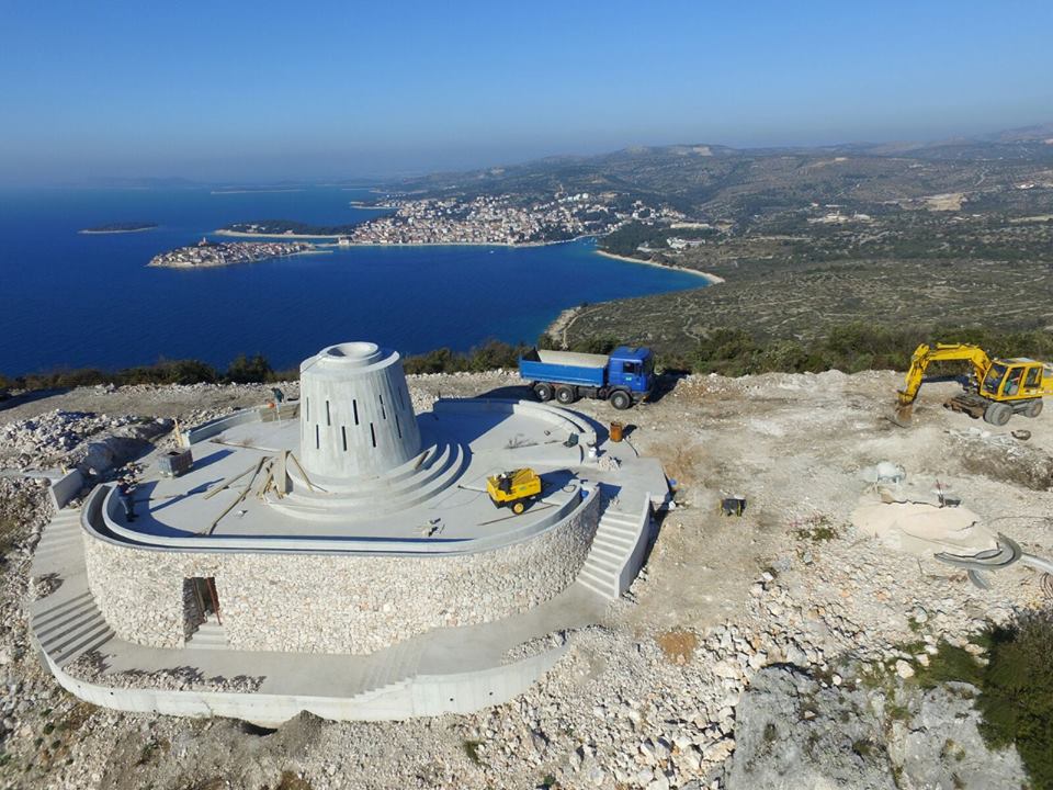 Huge 17-Metre Virgin Mary Statue Being Constructed on Hill in Dalmatia