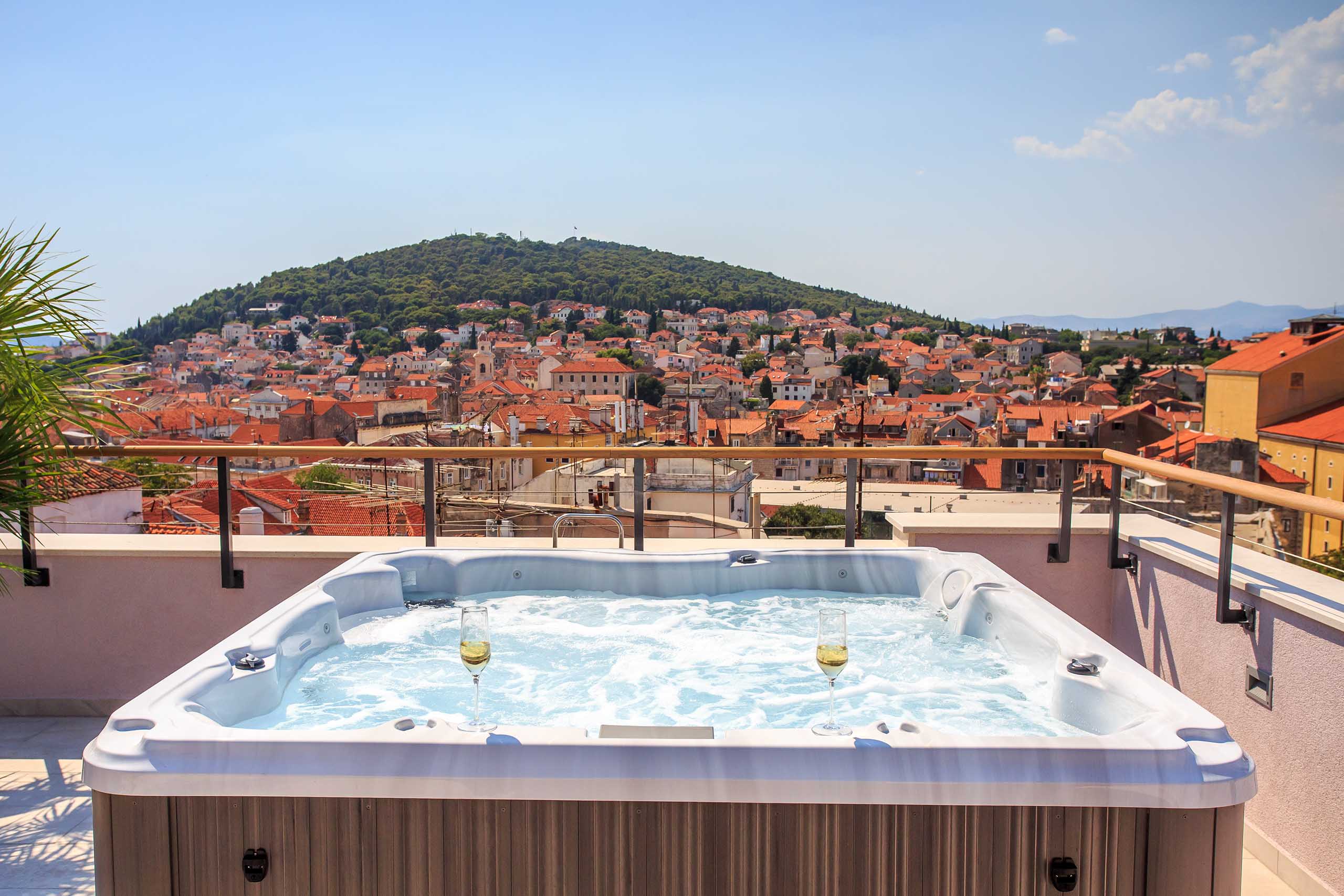 [PHOTOS] Newly Renovated Luxury Hotel Cornaro in Split
