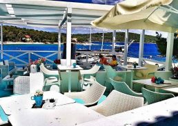 [PHOTOS] New Beach Club Open on Šolta Island