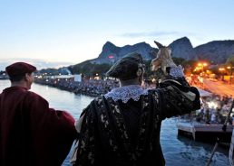 [PHOTOS] Omiš Pirate Battle Attracts Big Crowd