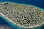 [VIDEO] Bird’s-Eye View of Impressive Baljenac Island