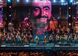 [VIDEO] 2CELLOS Play at Pavarotti 10th Anniversary Concert