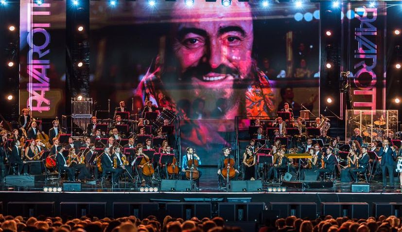 [VIDEO] 2CELLOS Play at Pavarotti 10th Anniversary Concert