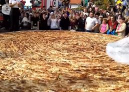 [VIDEO] World’s Biggest Burek & Largest Ever Ćevapi Portion Prepared in Tuzla