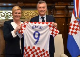PHOTOS: Argentina President Gifted Croatian Shirt