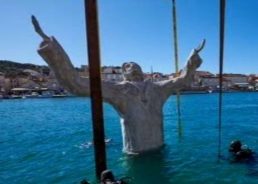 8-Metre Jesus Christ Statue Sunk in the Sea for Underwater Stations of the Cross in Croatia