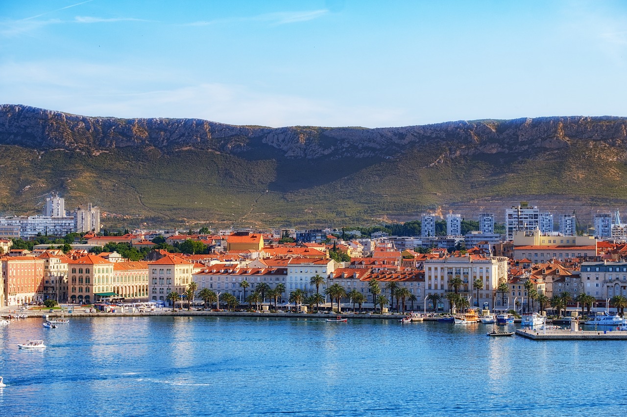 Laudamotion to launch flights to Zadar, Split & Pula City-3491457_1280