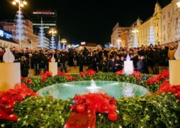 Advent in Zagreb officially opens as first candle lit 