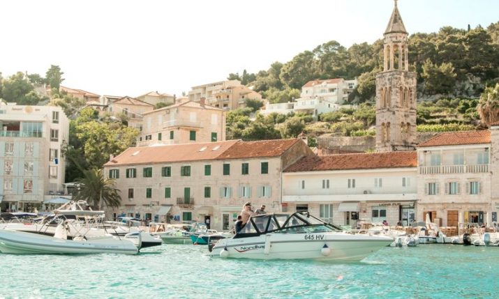 Revolution on the Hvar taxi market – PickApp arrives 
