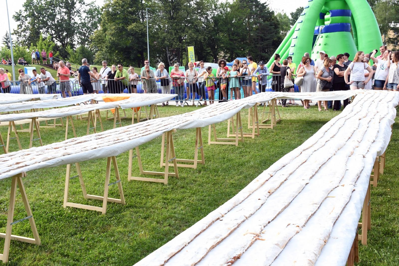 Largest Measuring Cup: World Kitchen breaks Guinness World Records record