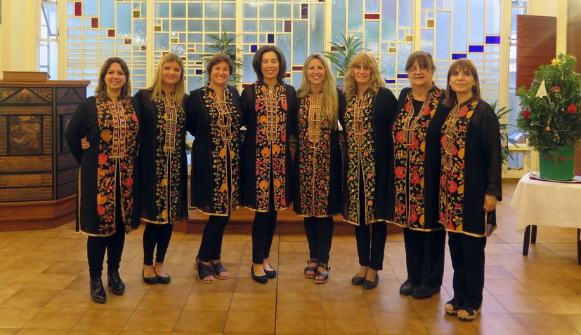 Female klapa group with Croatian roots from Argentina touring Croatia