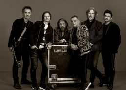 Aki Rahimovski from Croatian band Parni Valjak passes away 