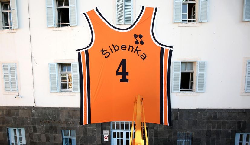 Giant Dražen Petrović jersey goes up in Šibenik to mark the late great’s birthday 