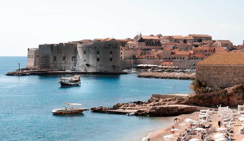 44 direct weekly flights connecting London and Dubrovnik