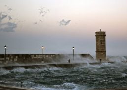 VIDEO: Jugo storm creates record high wave on Dalmatian coast 