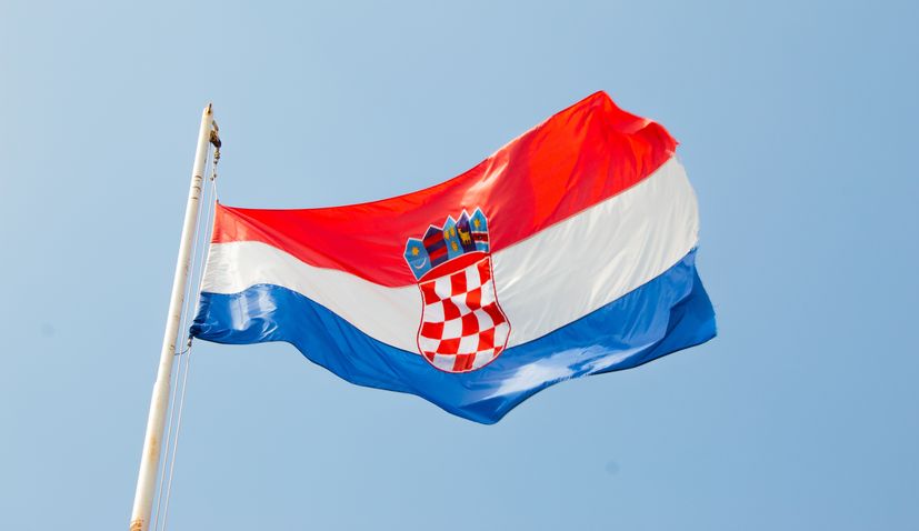 Polls open in Croatian presidential election runoff