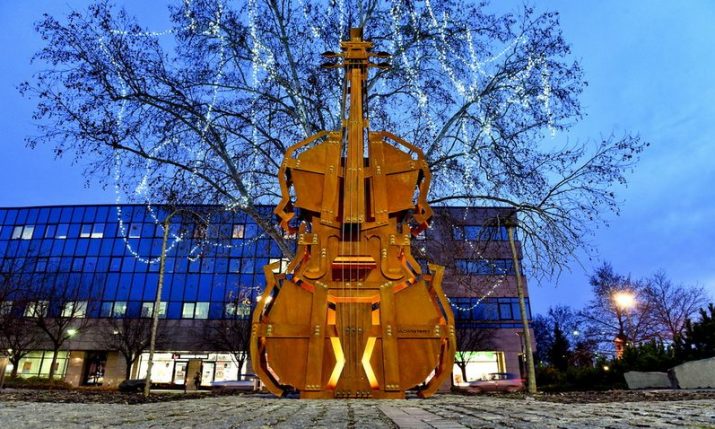PHOTOS: Giant playable violin erected in Varazdin 