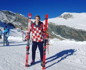 Filip Zubcic wins giant slalom