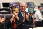 Croatian president rings Frankfurt Stock Exchange opening bell