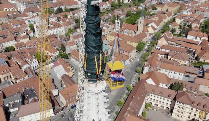 VIDEO: Croatian Army films historic removal of Zagreb Cathedral spire from the air 