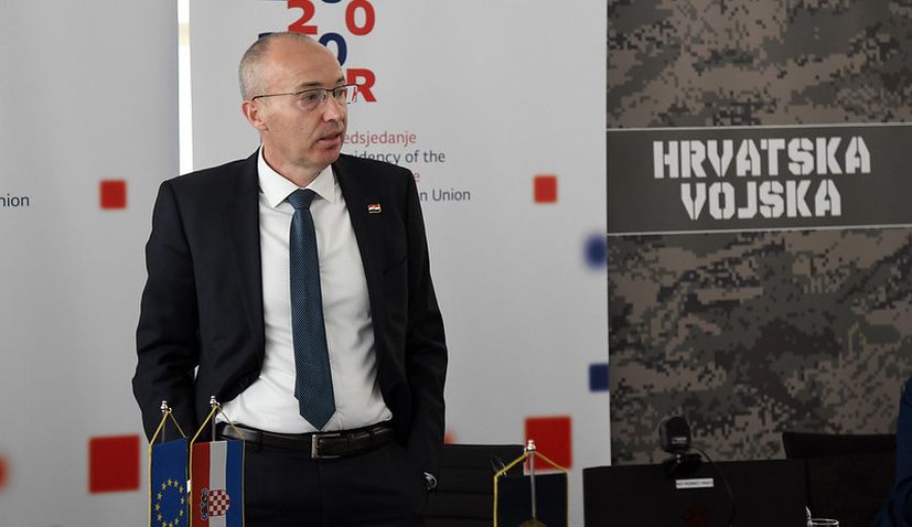 Croatian Defence Minister resigns after aircraft crash near Zadar