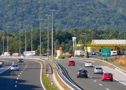 Croatia relaxes measures at the border for EU citizens to enter 