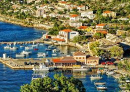 350,000 foreigners currently in Croatia, interior minister says