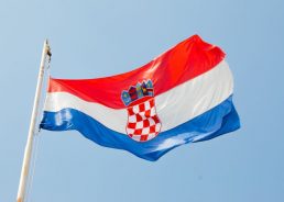 Minister calls on Croatians abroad to register for voting