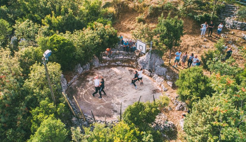 Traditional unique basketball tournament held again in Orah in Dalmatian hinterland 