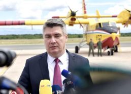 Croatian president cancels visit to Russia