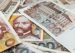 Total deposits with commercial banks in Croatia continue to rise