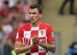 Mario Mandzukic a free agent after contract in Qatar terminated