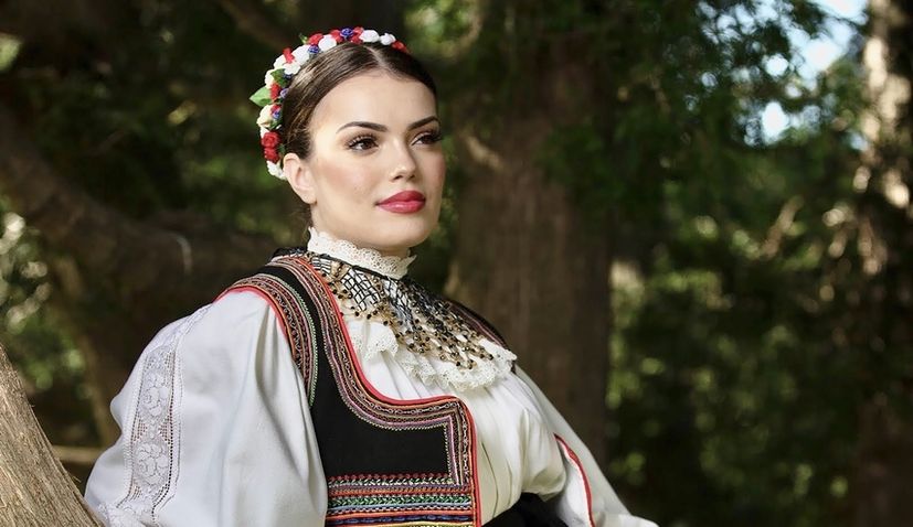 Ivana Glavić from Canada crowned most beautiful Croatian in national costume outside Croatia