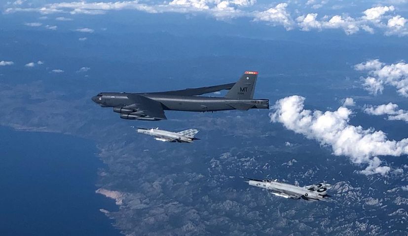 VIDEO: American B-52 bomber flies over Croatia escorted by Croatian Air Force jets