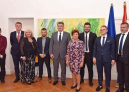 President Milanovic starts official visit to Germany with talks with Croatian community reps