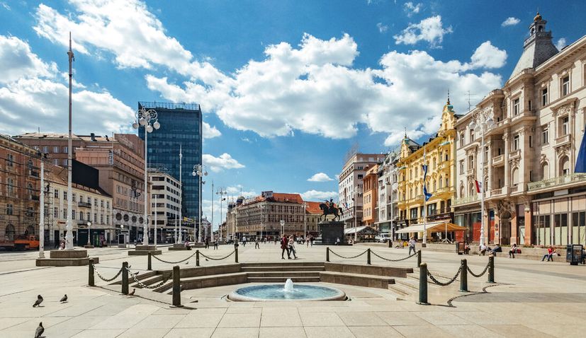 Zagreb: Returning free drinking water to Manduševac Fountain on Ban Jelačić square