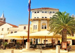 Restaurant and bar owners in Istria and Kvarner close for one hour in call for aid to survive