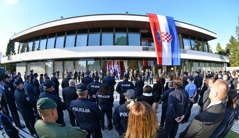 Croatian police members decorated by the president