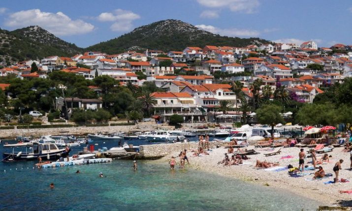 Tourists visiting Croatia spend average €98 per day