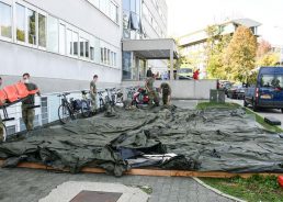 Croatian army sets up tents outside Zagreb University Hospital centre