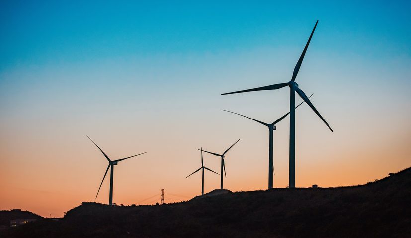 Croatian-Danish consortium installs first turbine for wind farm in Bosnia and Herzegovina
