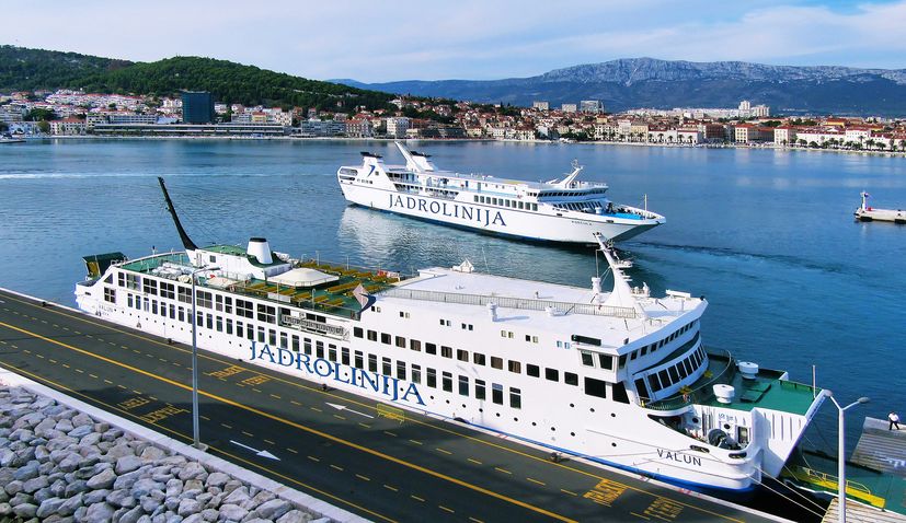 Croatian seaports see decrease in passengers but increase in volume of goods handled